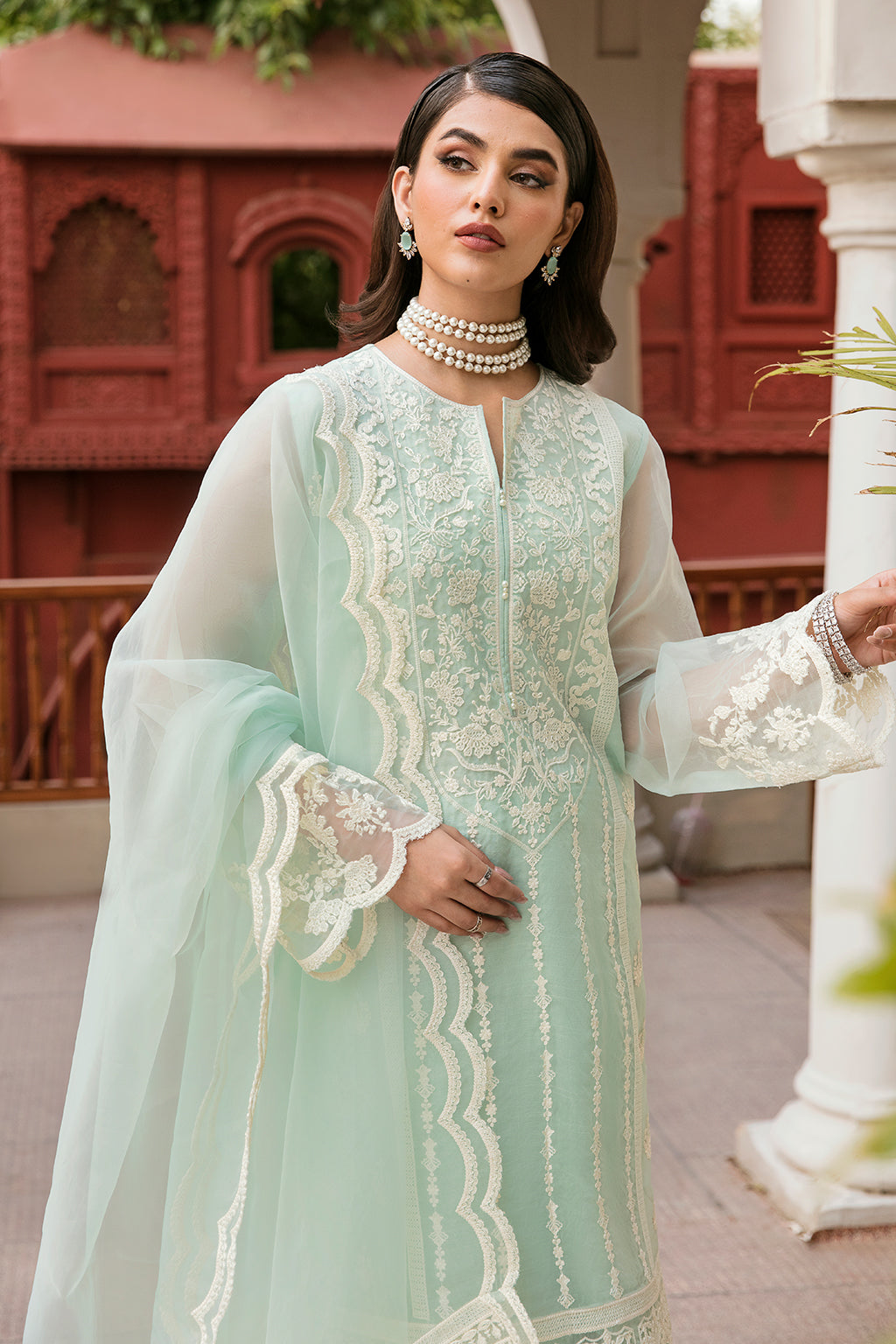 MEHER-UN-NISSA – Elegance